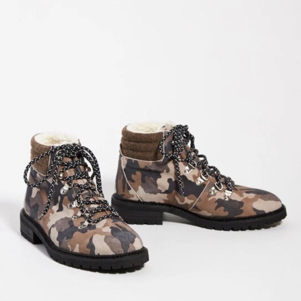 🏷️ ANTHROPOLOGIE X Silent D Rexi Hiker Camouflage Boots. NWOT